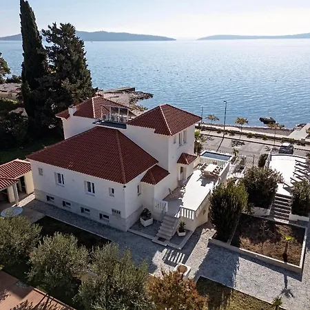 Mali Raj Villa *