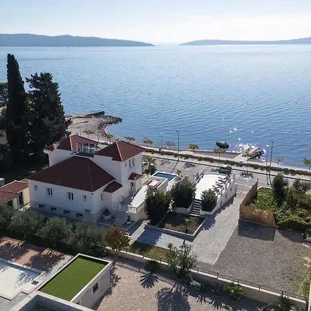 Villa Mali Raj Kaštela