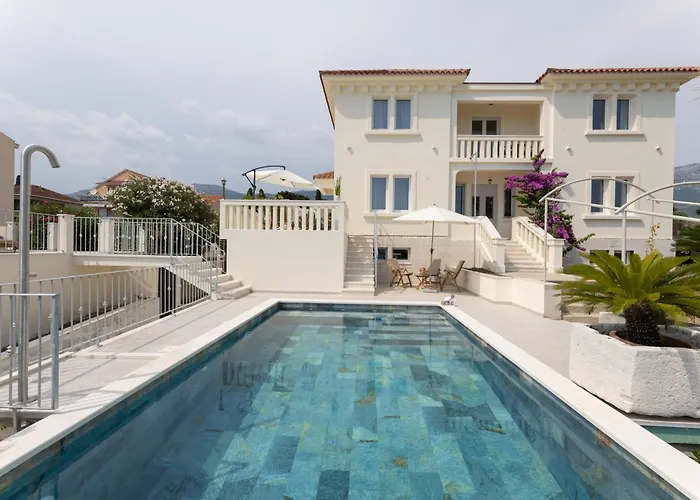 Mali Raj Villa