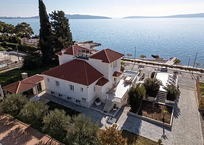 Mali Raj Villa *